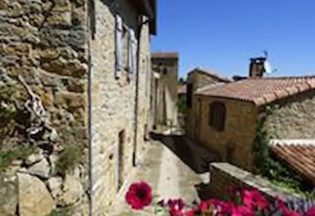 Photo of Outdoor in Saint-Georges-de-Luzencon