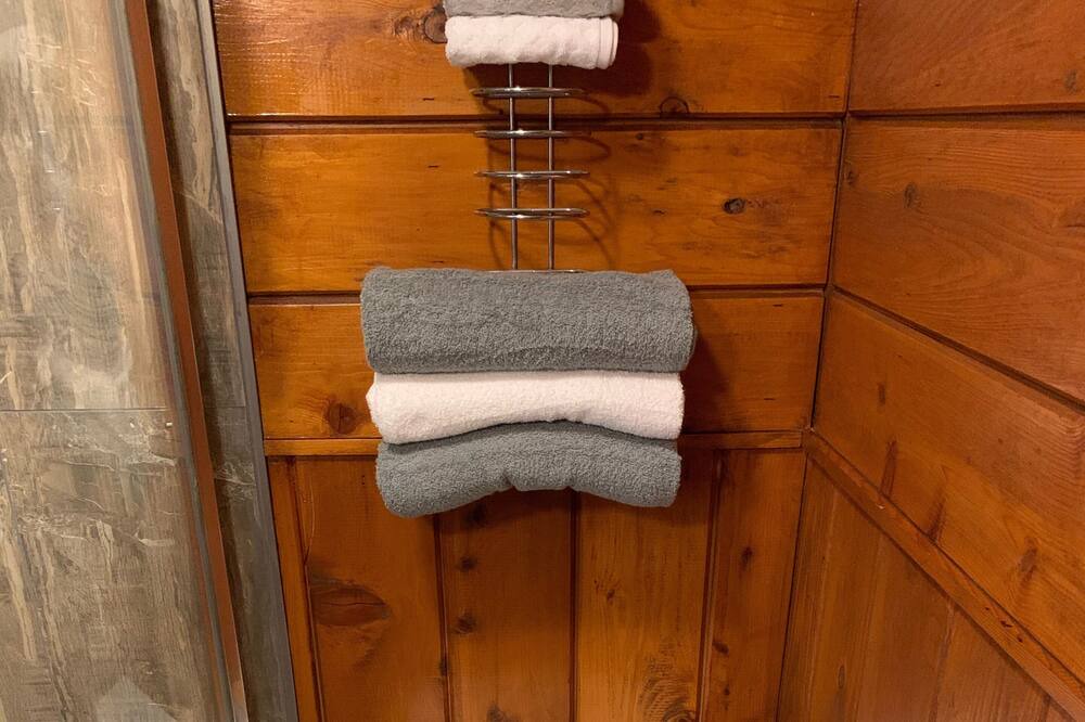 Photo of Bathroom in Cedar Ridge