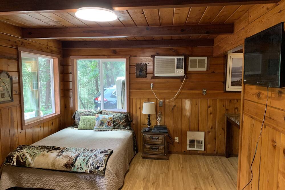 Photo of Bedroom in Cedar Ridge