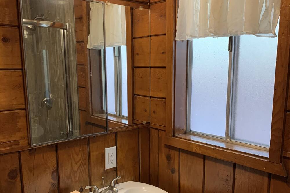Photo of Bathroom in Cedar Ridge