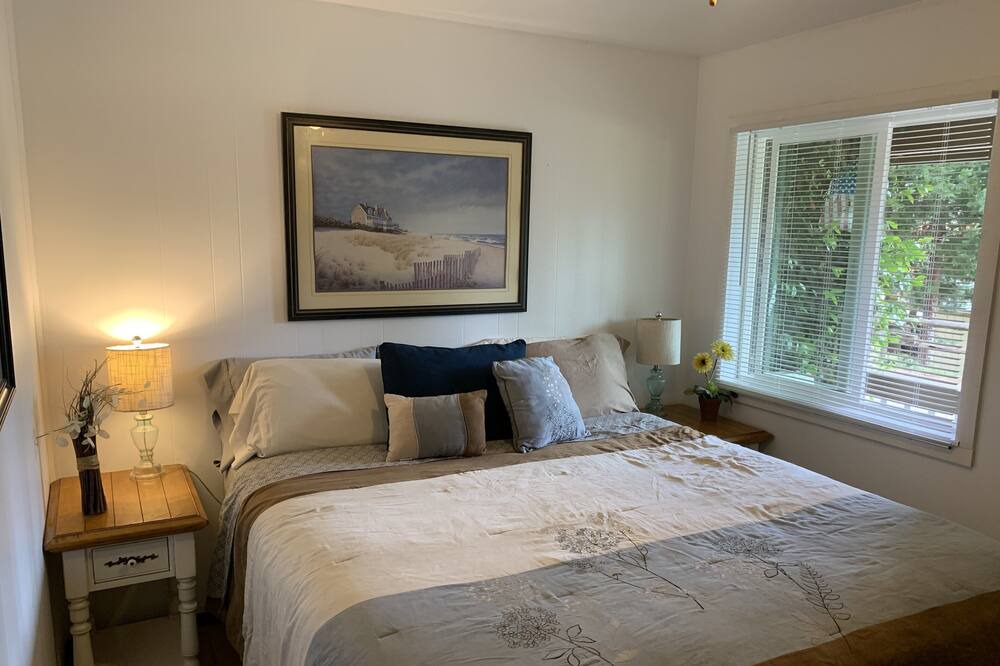 Photo of Bedroom in Cedar Ridge