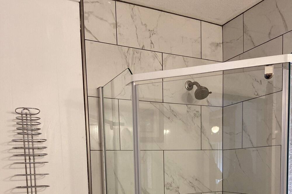 Photo of Bathroom in Cedar Ridge
