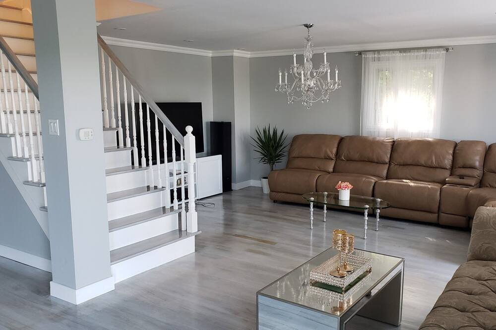 Photo of Livingroom in Saint-Placide