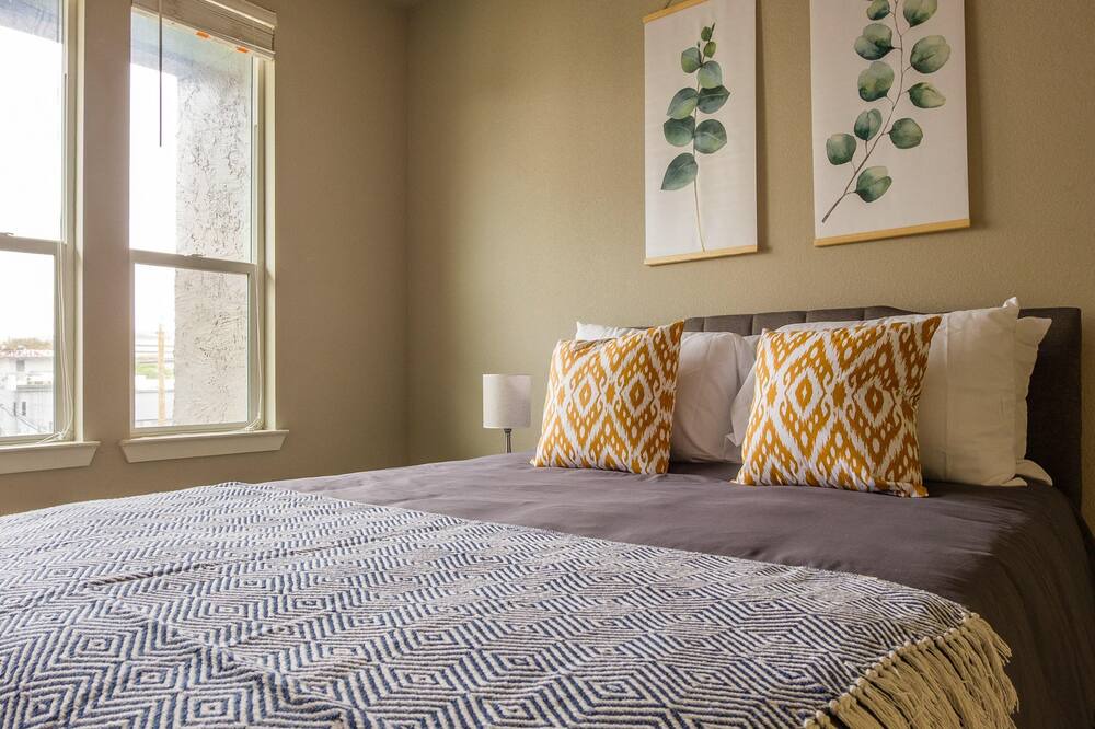 Photo of Bedroom in Fort Worth Cultural District