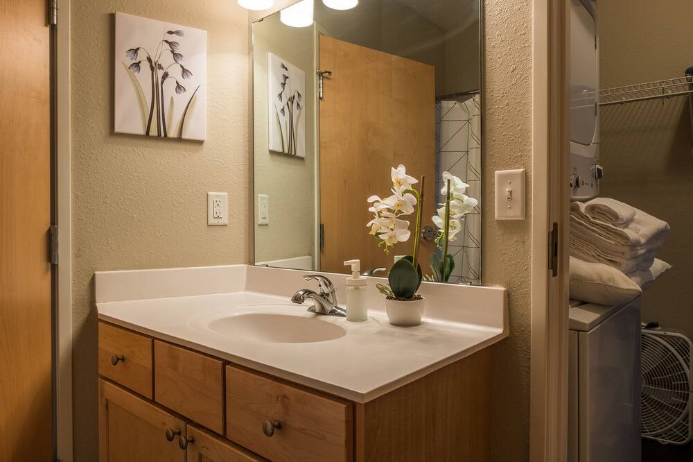 Photo of Bathroom in Downtown Minneapolis