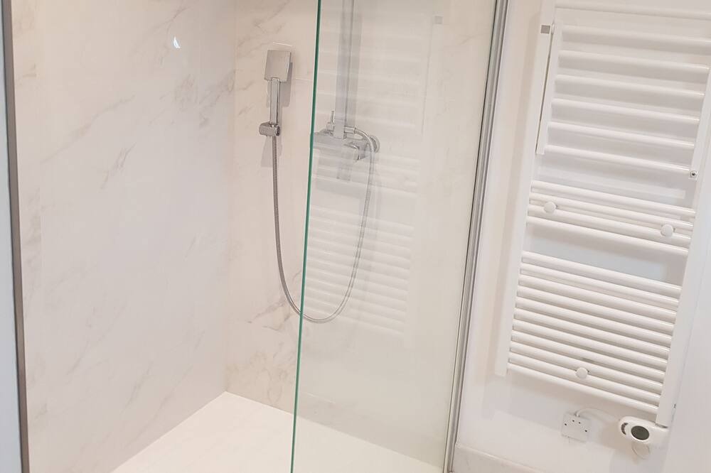 Photo of Bathroom in Castres