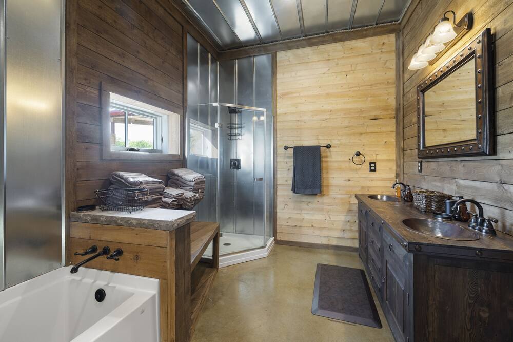 Photo of Bathroom in Dale