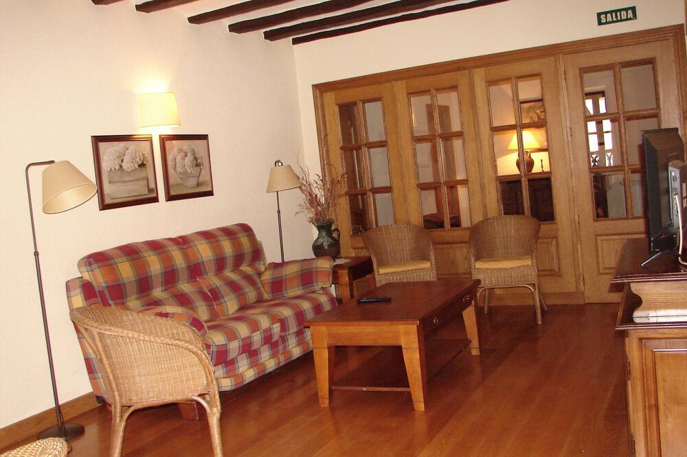 Photo of Livingroom in Uharte-Arakil