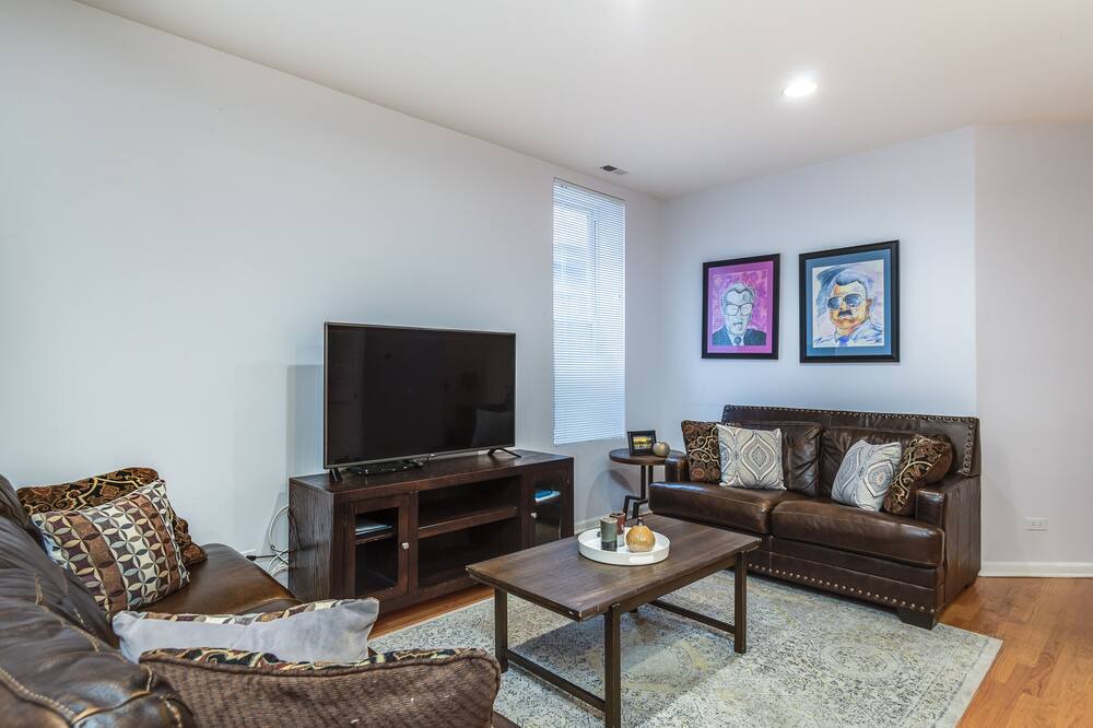 Photo of Livingroom in Wrightwood Neighbors