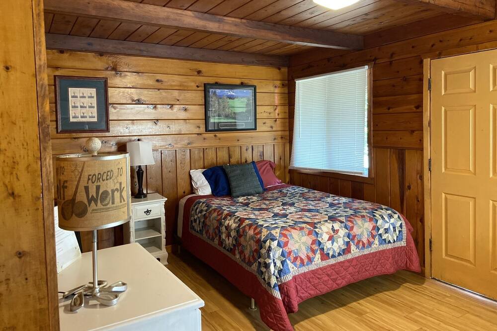 Photo of Bedroom in Chicago Park