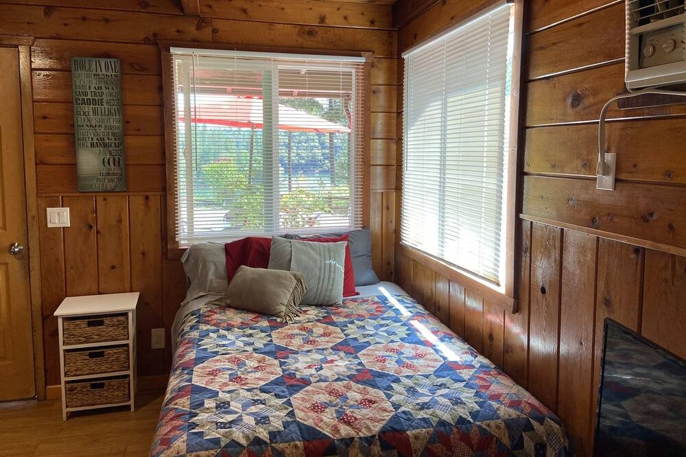 Photo of Bedroom in Chicago Park