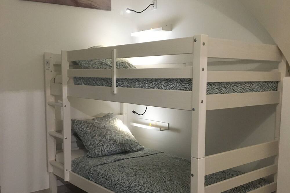 Photo of Bedroom in Mirabel-et-Blacons