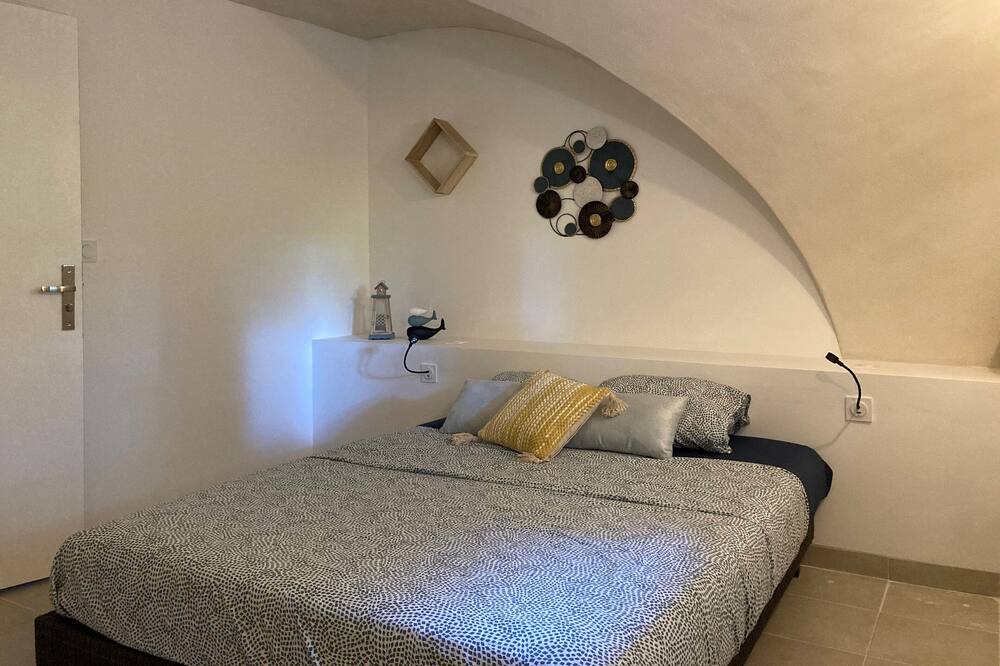 Photo of Bedroom in Mirabel-et-Blacons