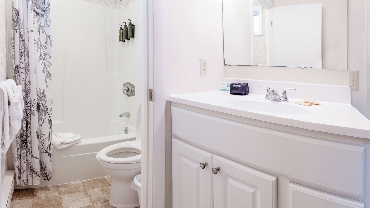 Photo of Bedroom in Salsbury Cove