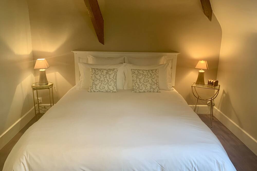 Photo of Bedroom in Saint-Samson-sur-Rance