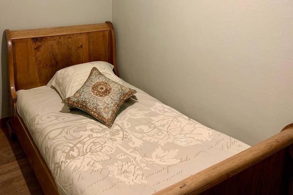 Photo of Bedroom in Saint-Samson-sur-Rance
