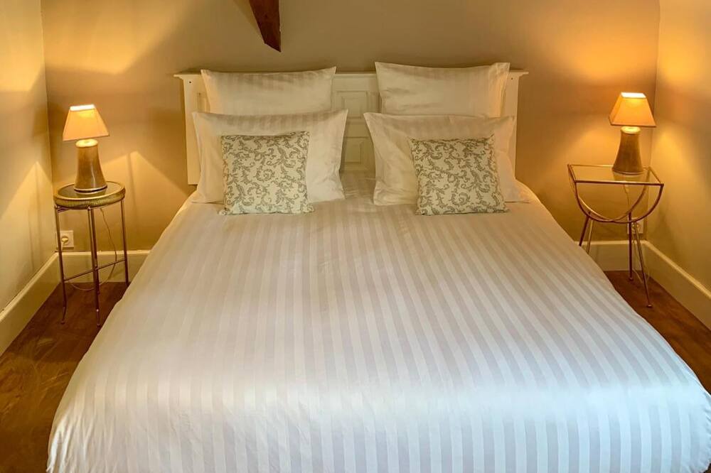 Photo of Bedroom in Saint-Samson-sur-Rance