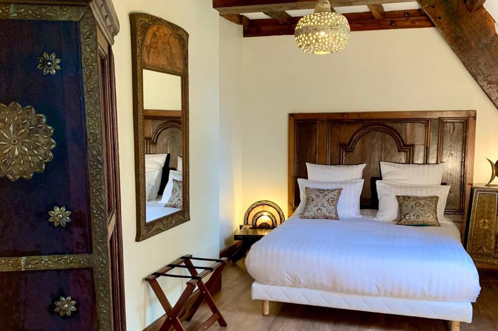 Photo of Bedroom in Saint-Samson-sur-Rance