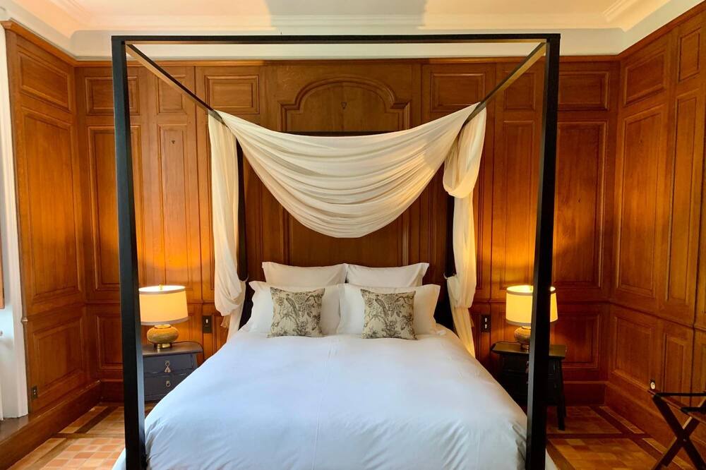 Photo of Bedroom in Saint-Samson-sur-Rance