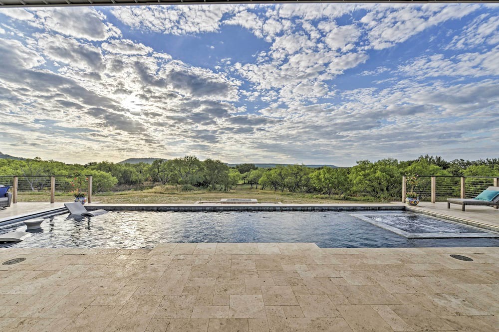 Photo of Outdoor in May