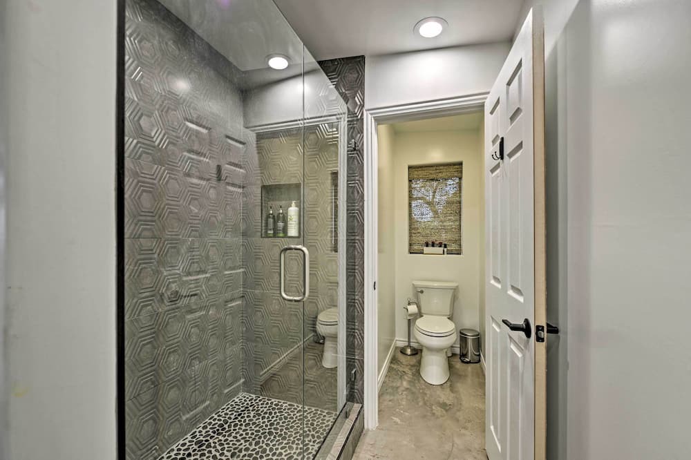 Photo of Bathroom in May