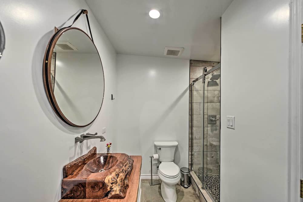 Photo of Bathroom in May