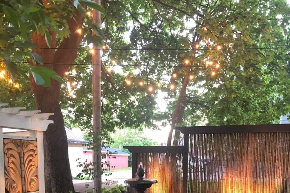 Photo of Outdoor in Urbana