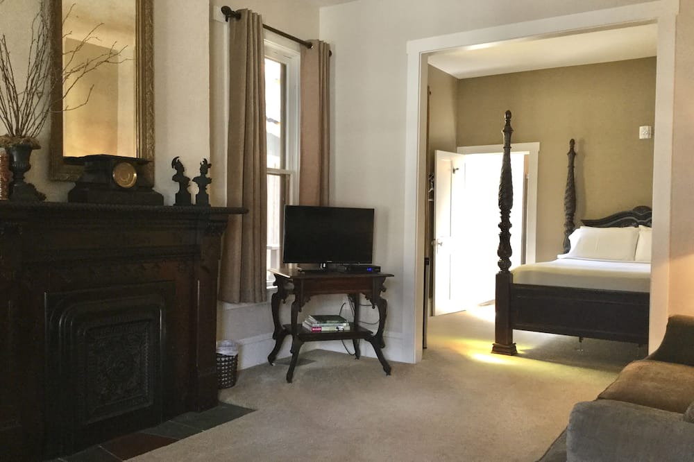 Photo of Livingroom in Urbana