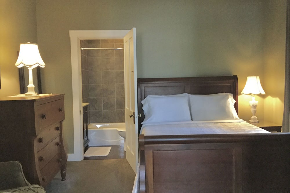 Photo of Others in Urbana