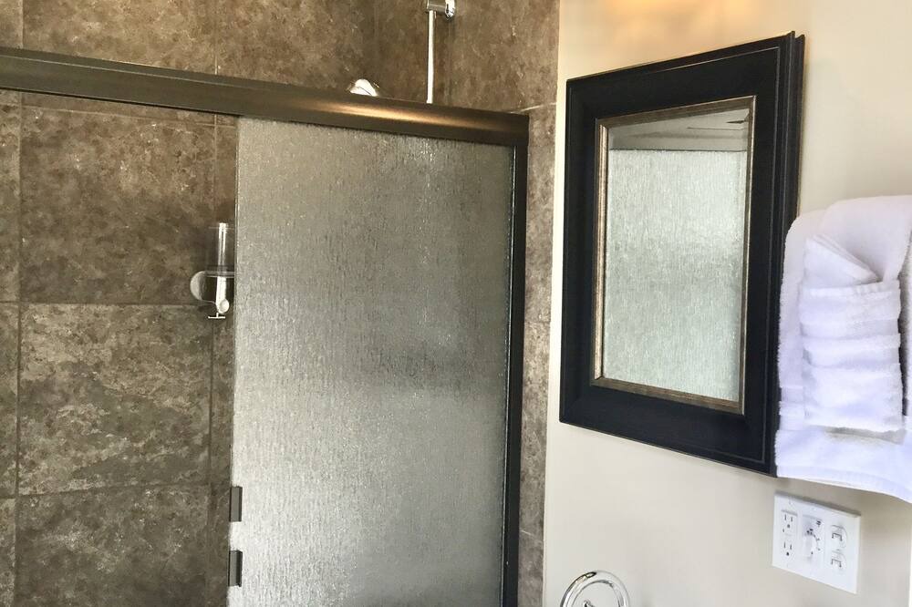 Photo of Bathroom in Urbana