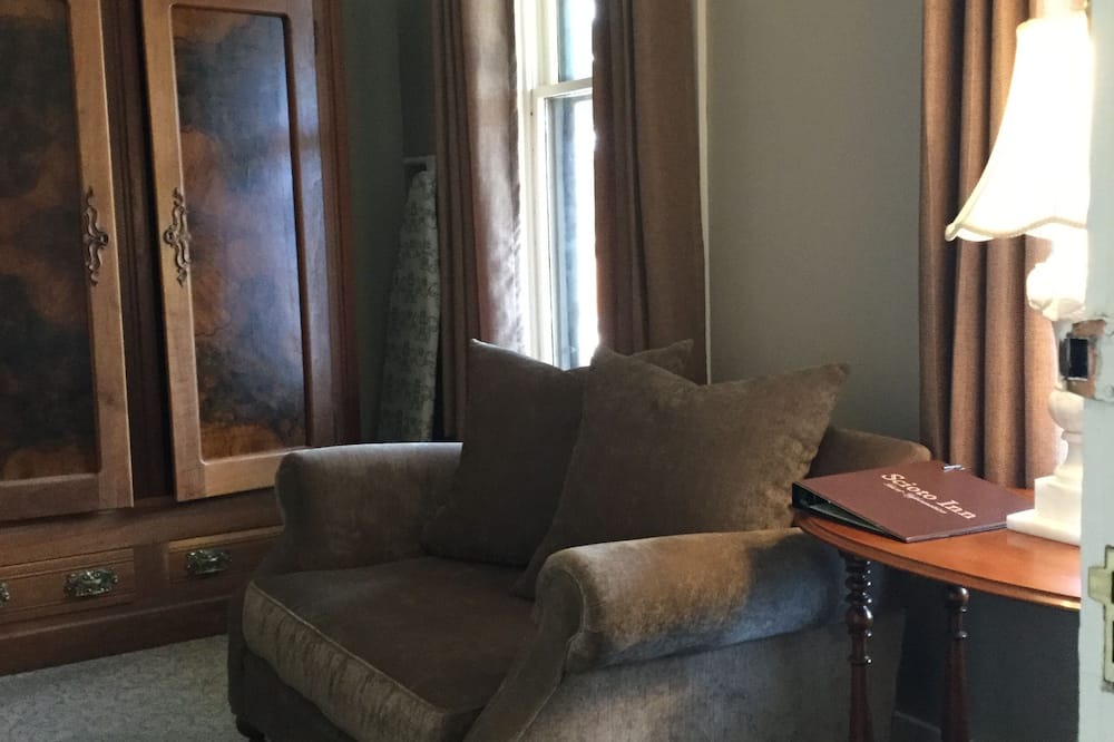 Photo of Livingroom in Urbana