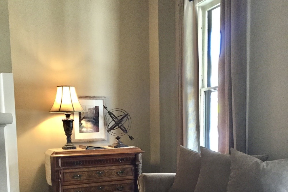 Photo of Livingroom in Urbana