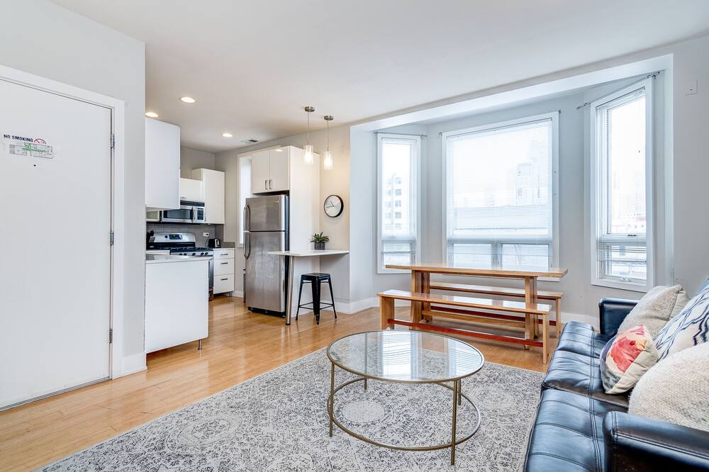 Photo of Livingroom in River North