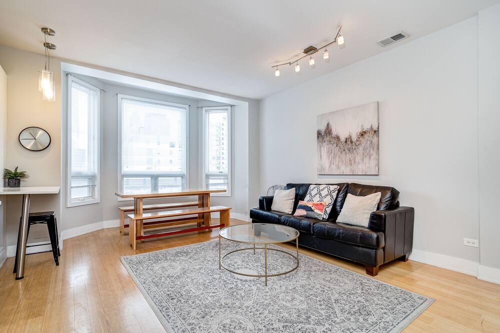 Photo of Livingroom in River North