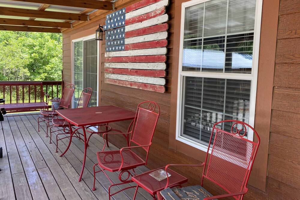 Photo of Patio Balcony in Okmulgee County