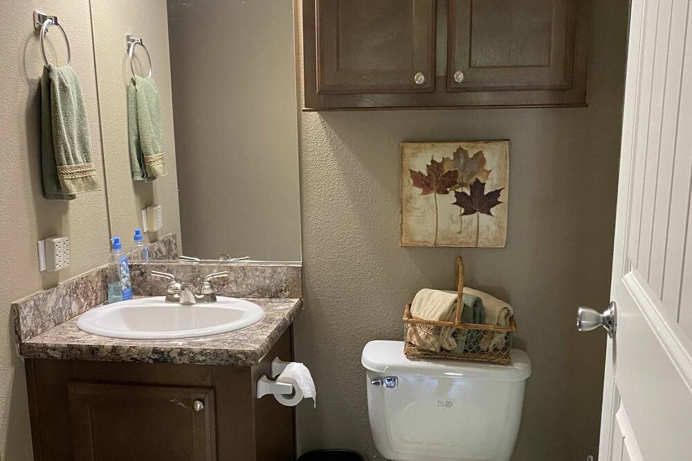 Photo of Bathroom in Okmulgee County