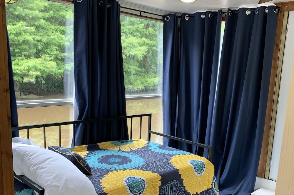 Photo of Bedroom in Westlake