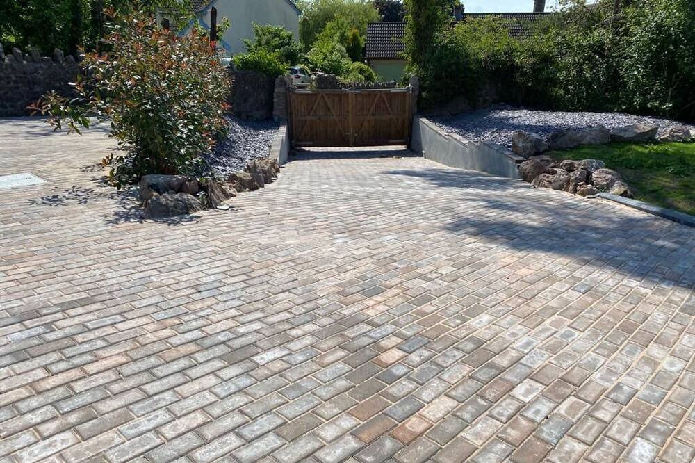 Photo of Outdoor in Pill