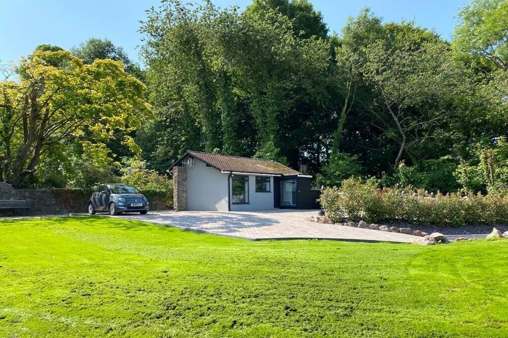 Photo of Outdoor in Pill