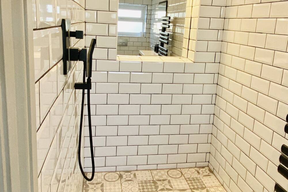 Photo of Bathroom in Pill