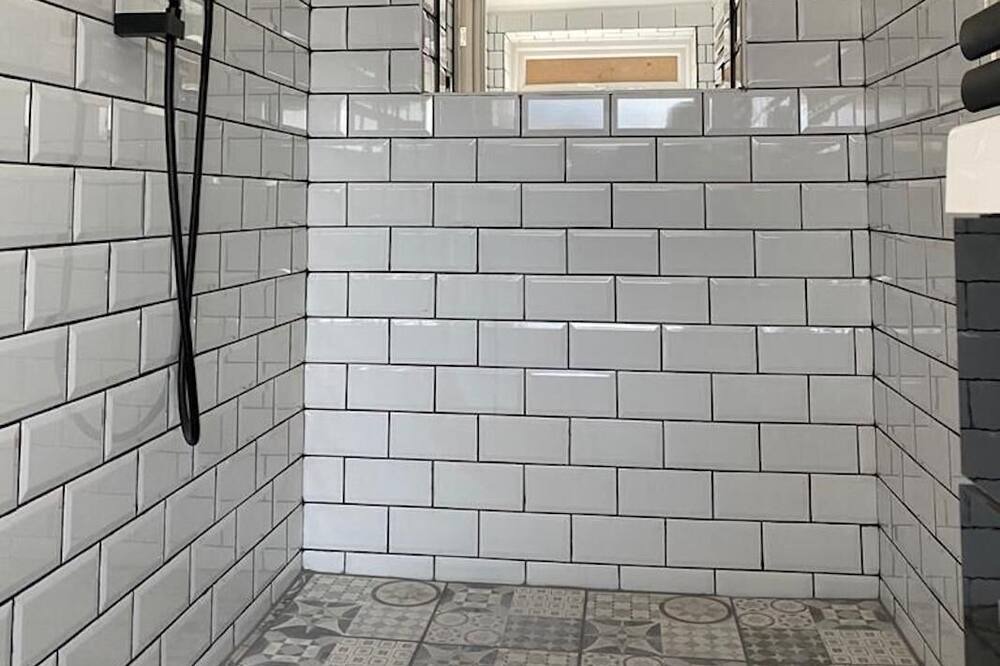 Photo of Bathroom in Pill