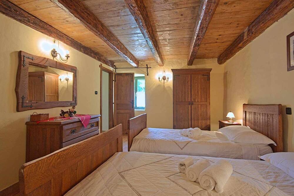 Photo of Bedroom in Mrgani
