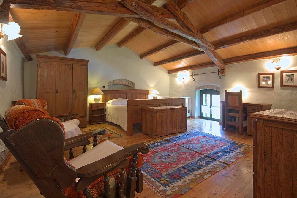 Photo of Bedroom in Mrgani