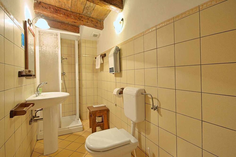 Photo of Bathroom in Mrgani