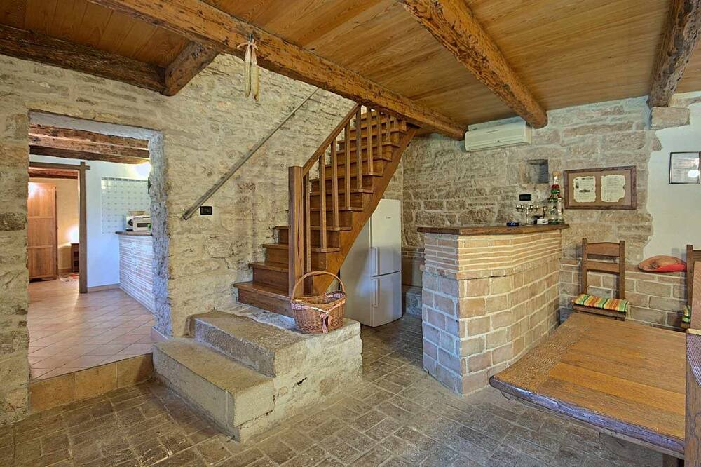 Photo of Livingroom in Mrgani