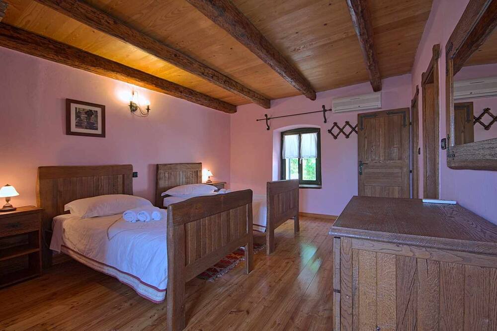 Photo of Bedroom in Mrgani