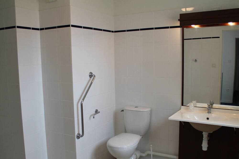 Photo of Bathroom in La Roche-Posay