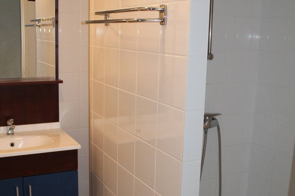 Photo of Bathroom in La Roche-Posay