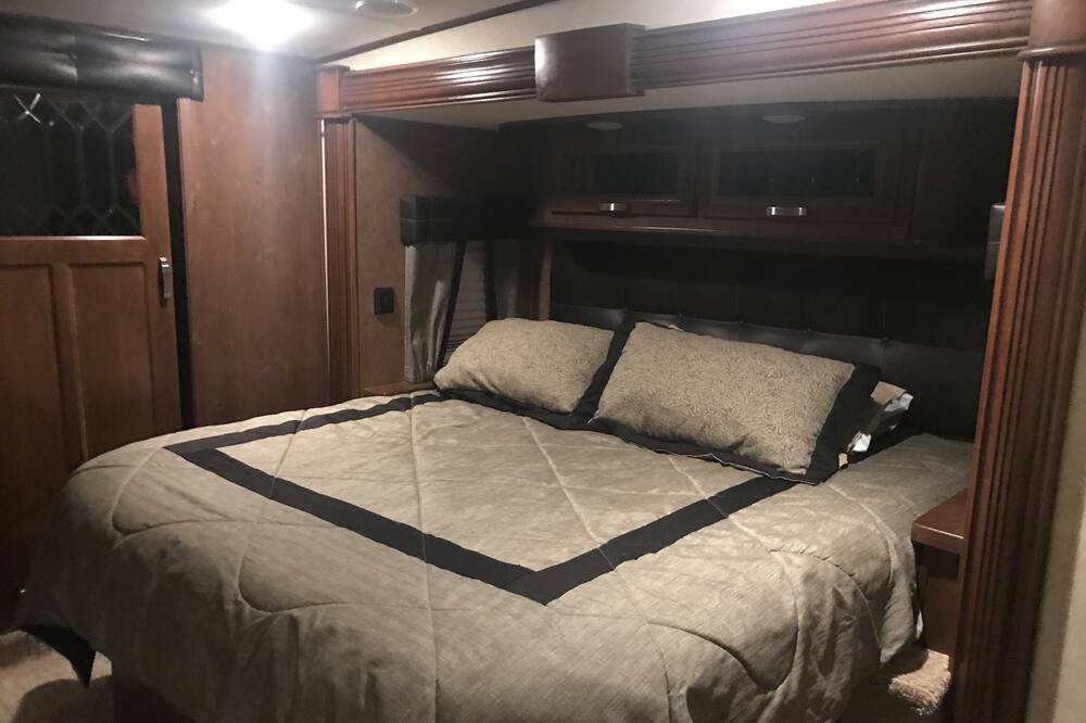 Photo of Bedroom in Holman
