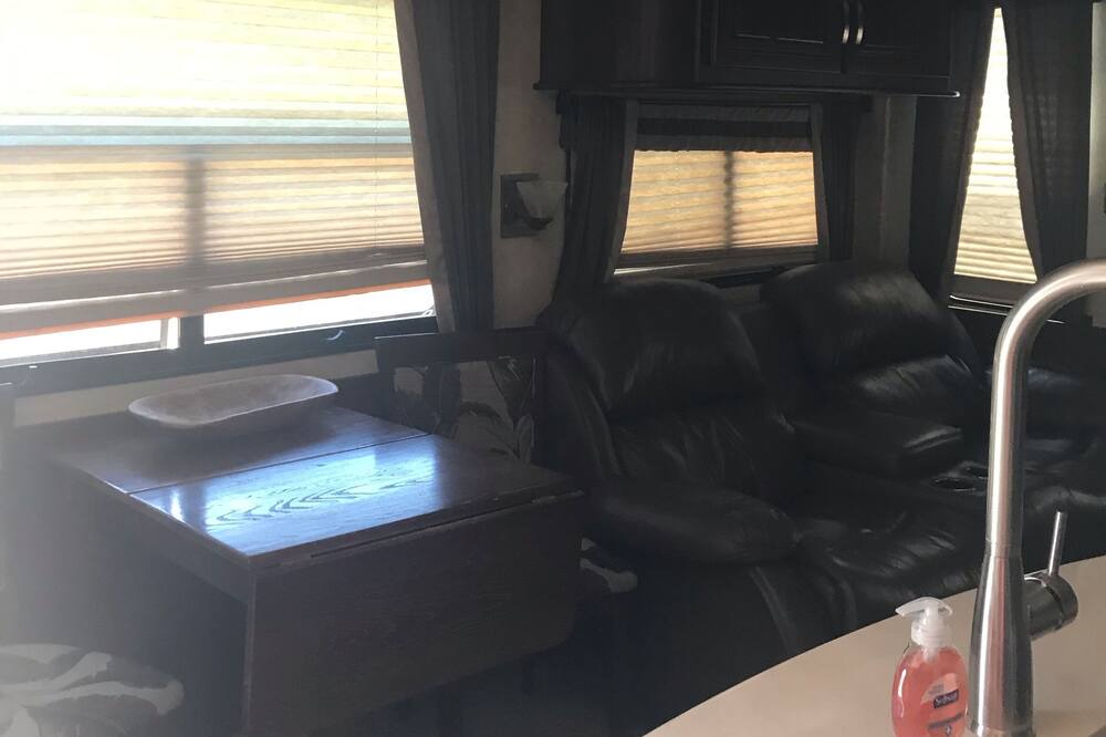 Photo of Livingroom in Holman